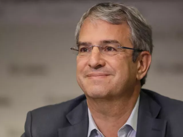 nestle ceo schneider sworn in